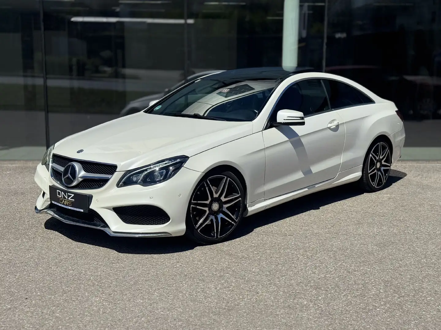 Mercedes-Benz E 350 BlueTEC AMG-LINE/ACC/PANO/DESIGNO/SHZ Weiß - 1