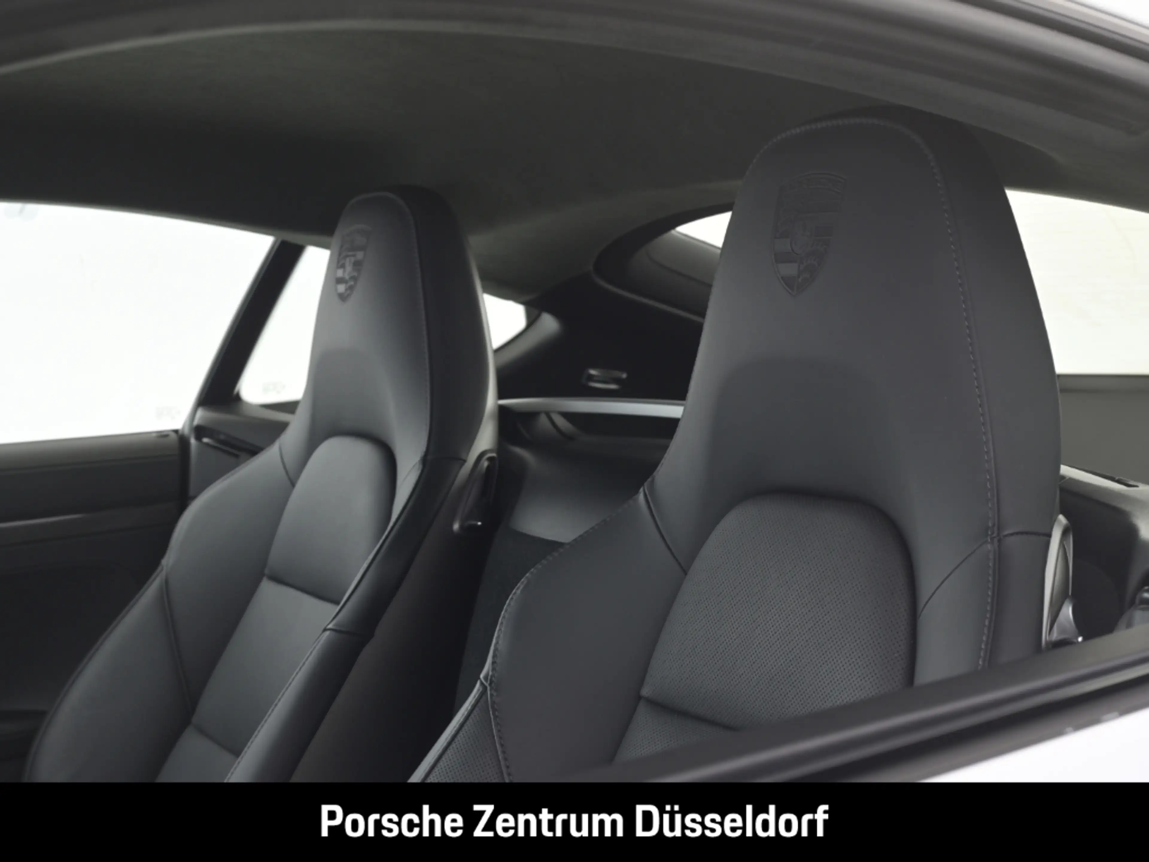 Porsche Cayman 718 S — photo 12