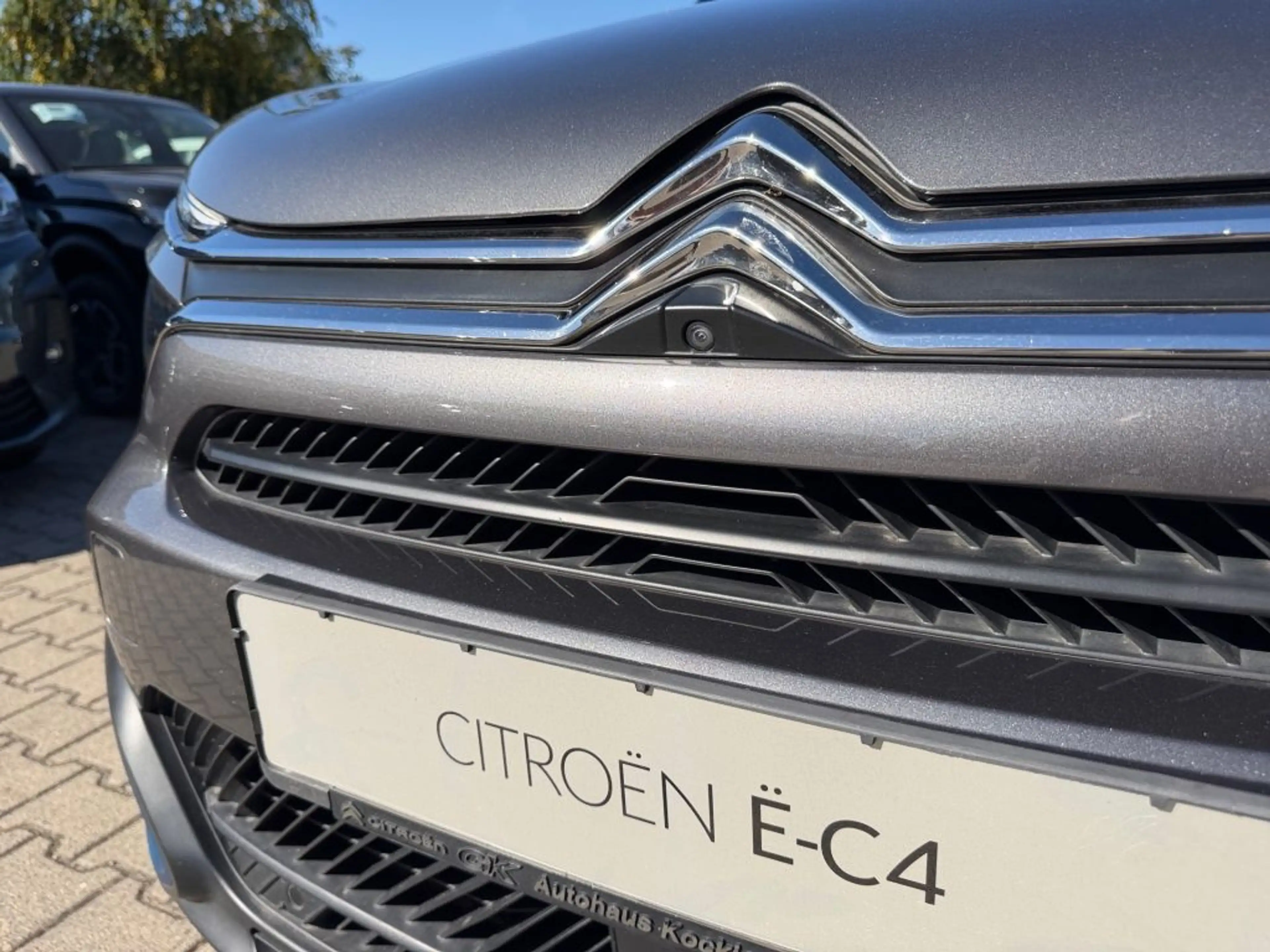 Citroen E-C4 Electric 136 SHINE — photo 11