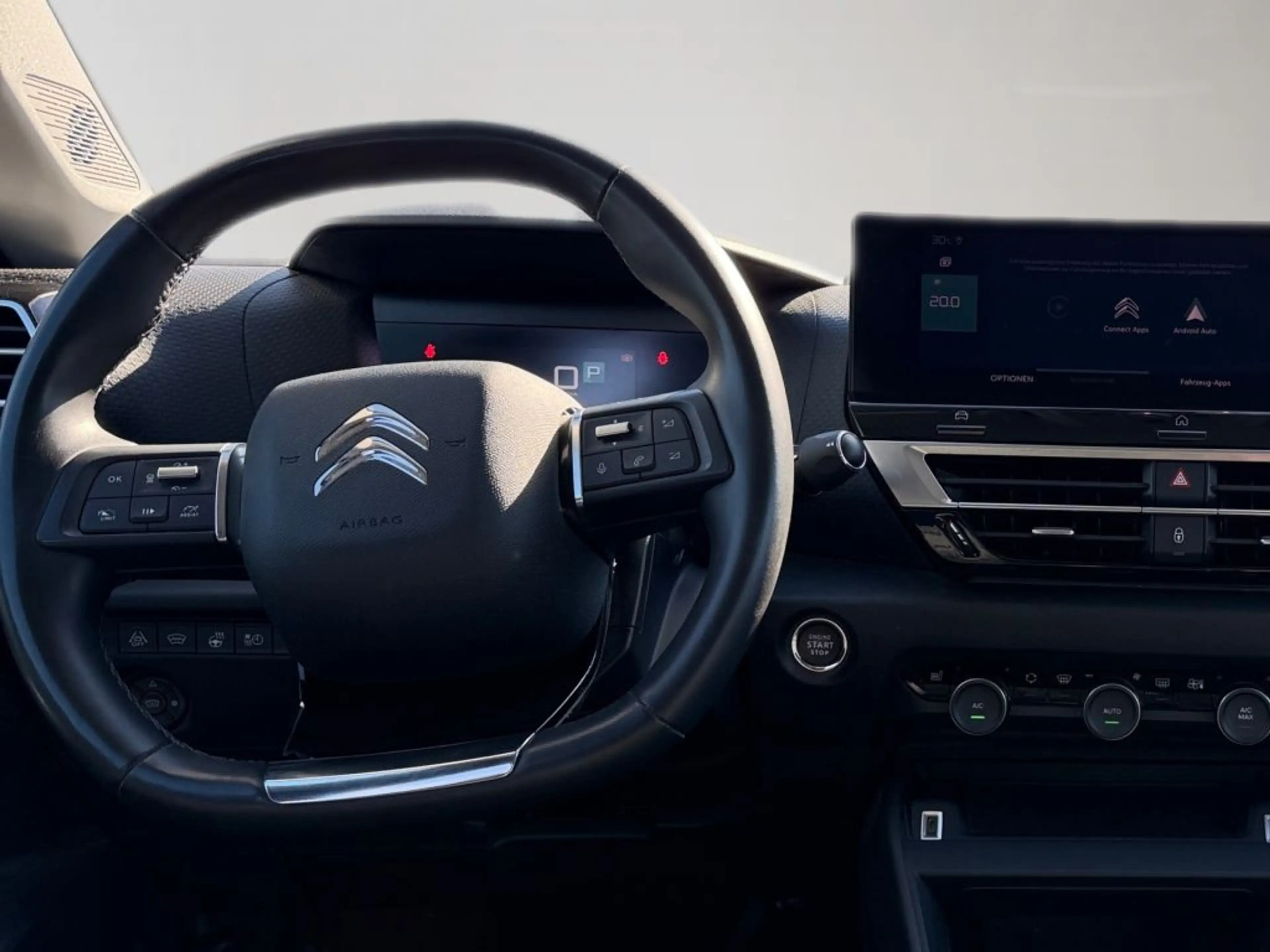 Citroen E-C4 Electric 136 SHINE — photo 22