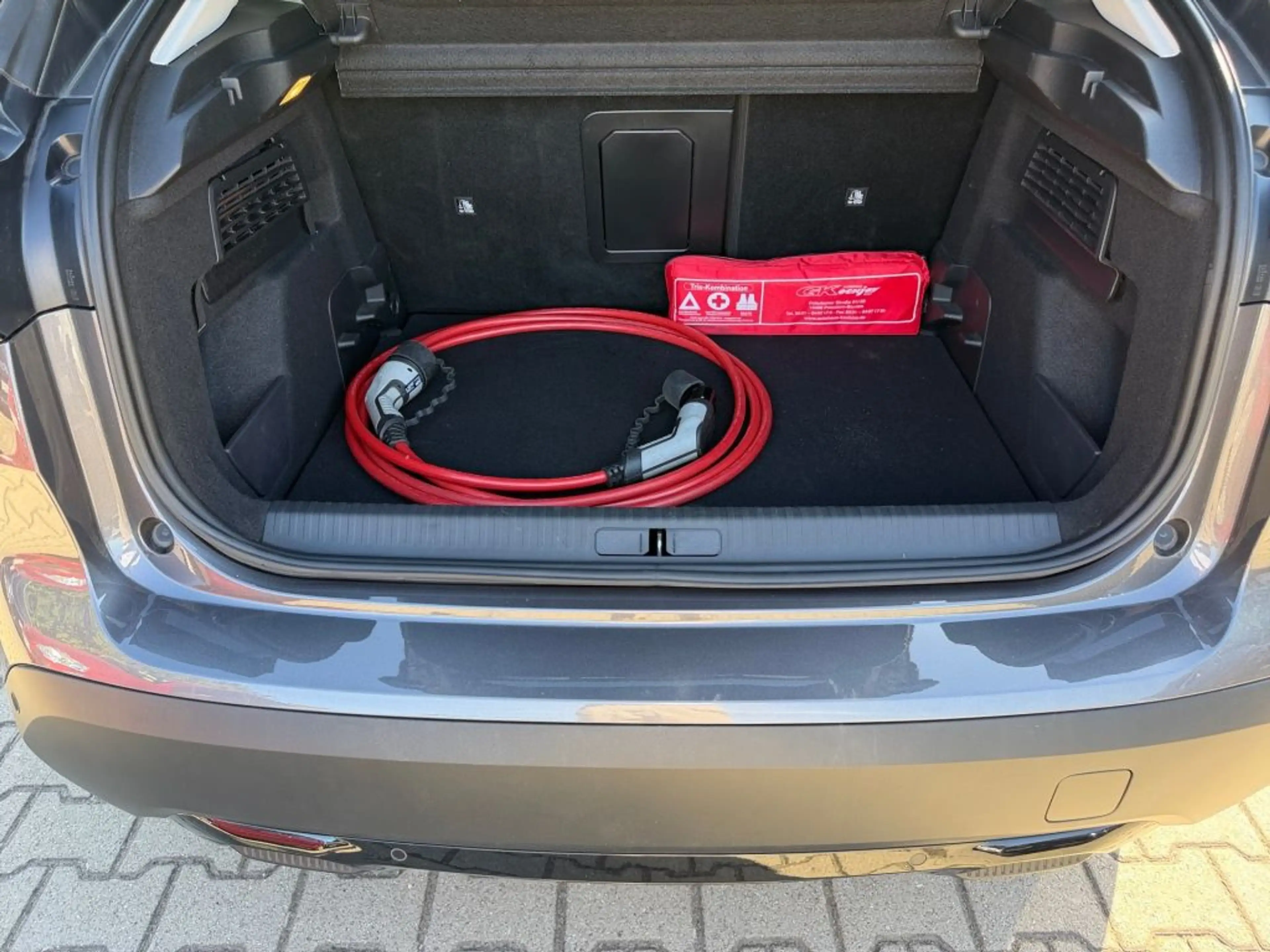 Citroen E-C4 Electric 136 SHINE — photo 4