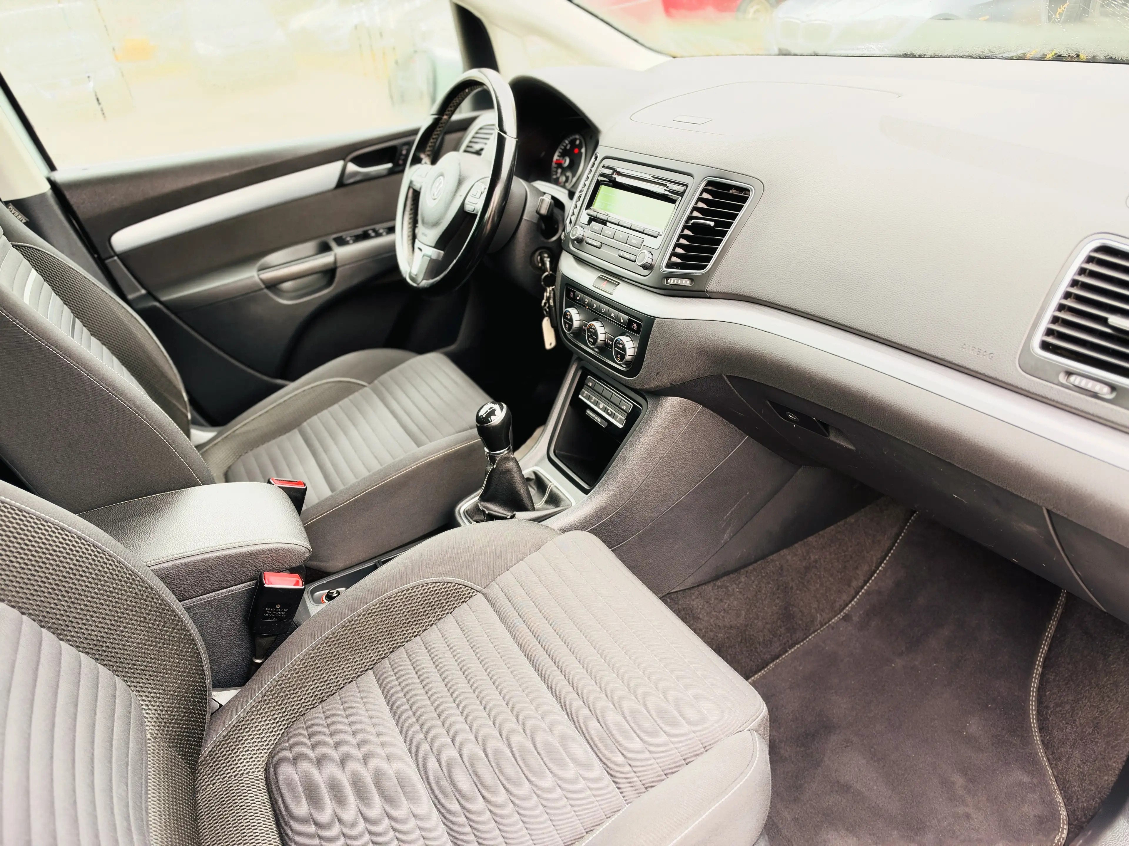 Volkswagen Sharan Cup BMT, 8fach bereift — photo 11
