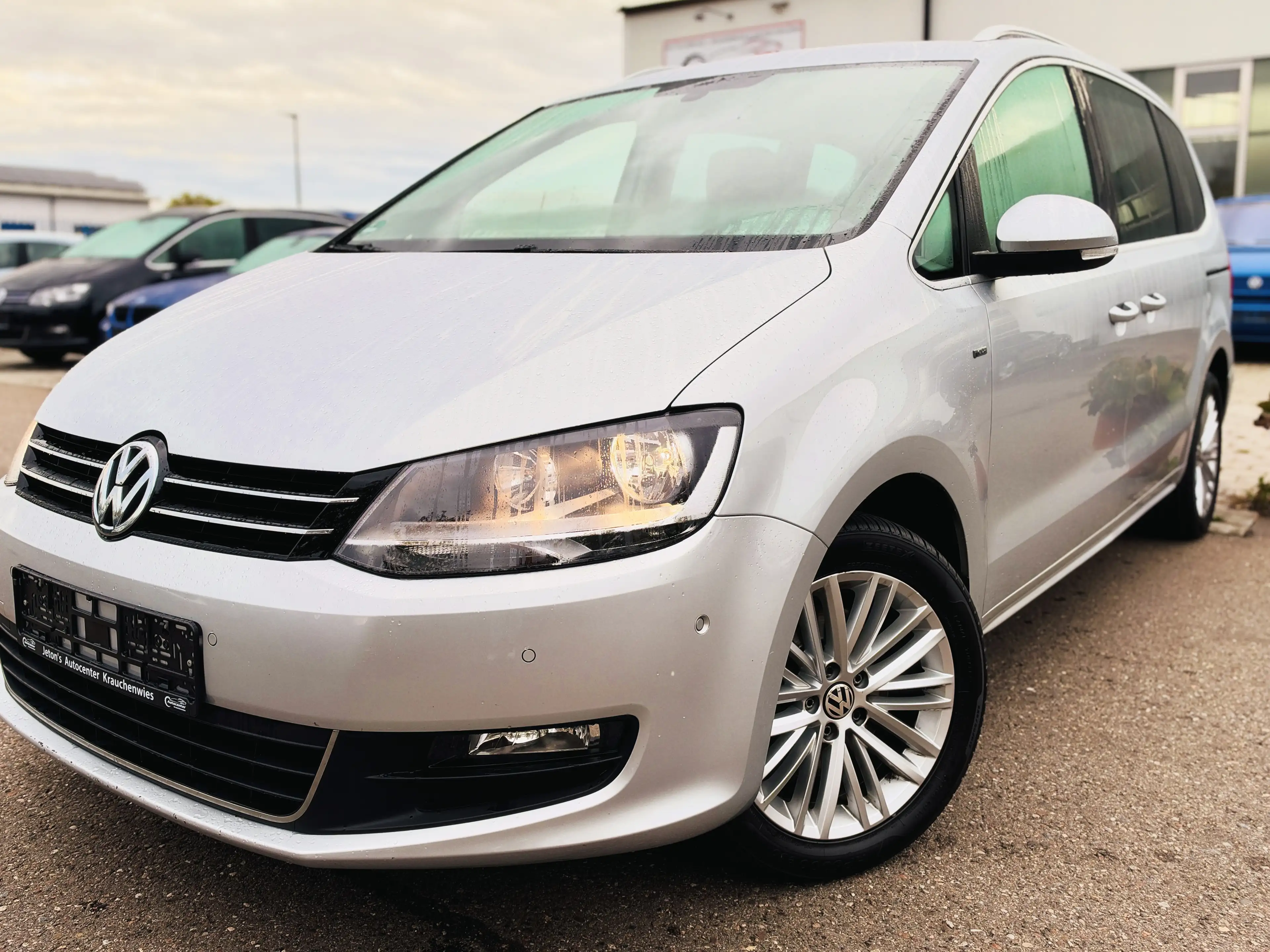 Volkswagen Sharan Cup BMT, 8fach bereift