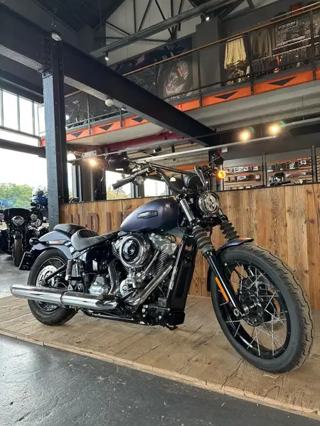 Harley-Davidson Street Bob - foto 5