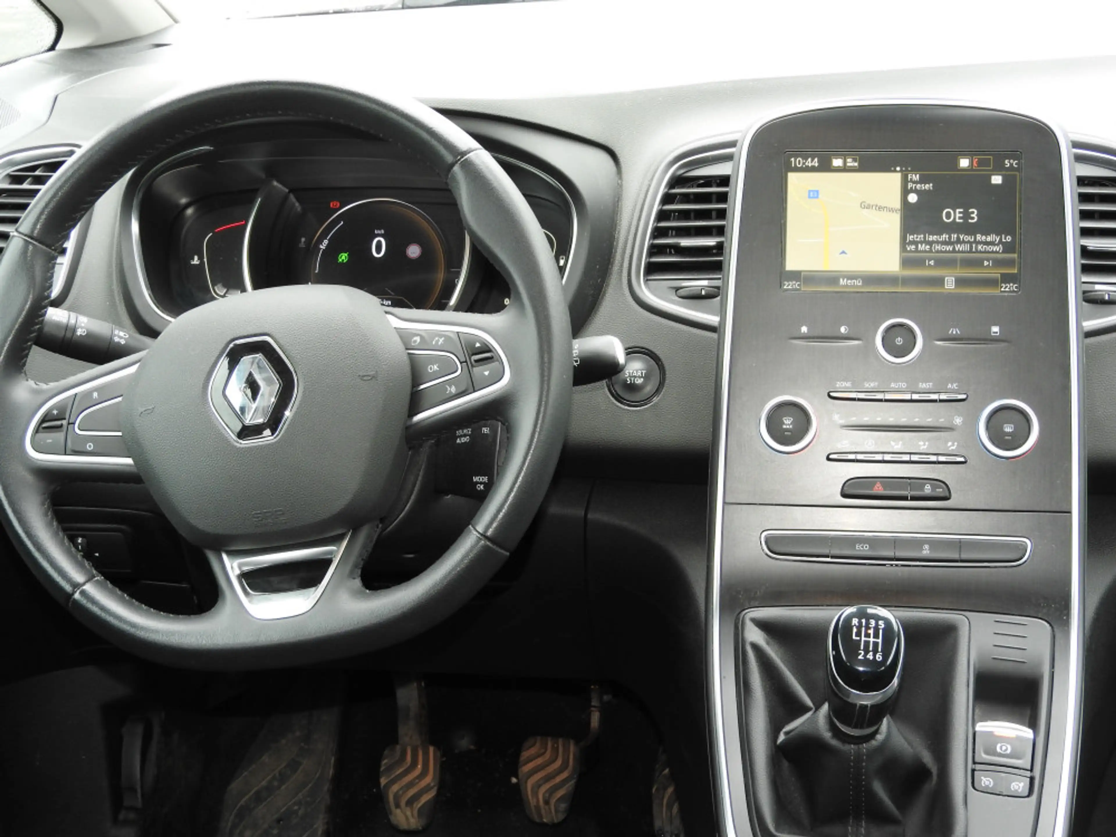 Renault Grand Scenic Grand Scénic Energy TCe 115 Business Edition — photo 10