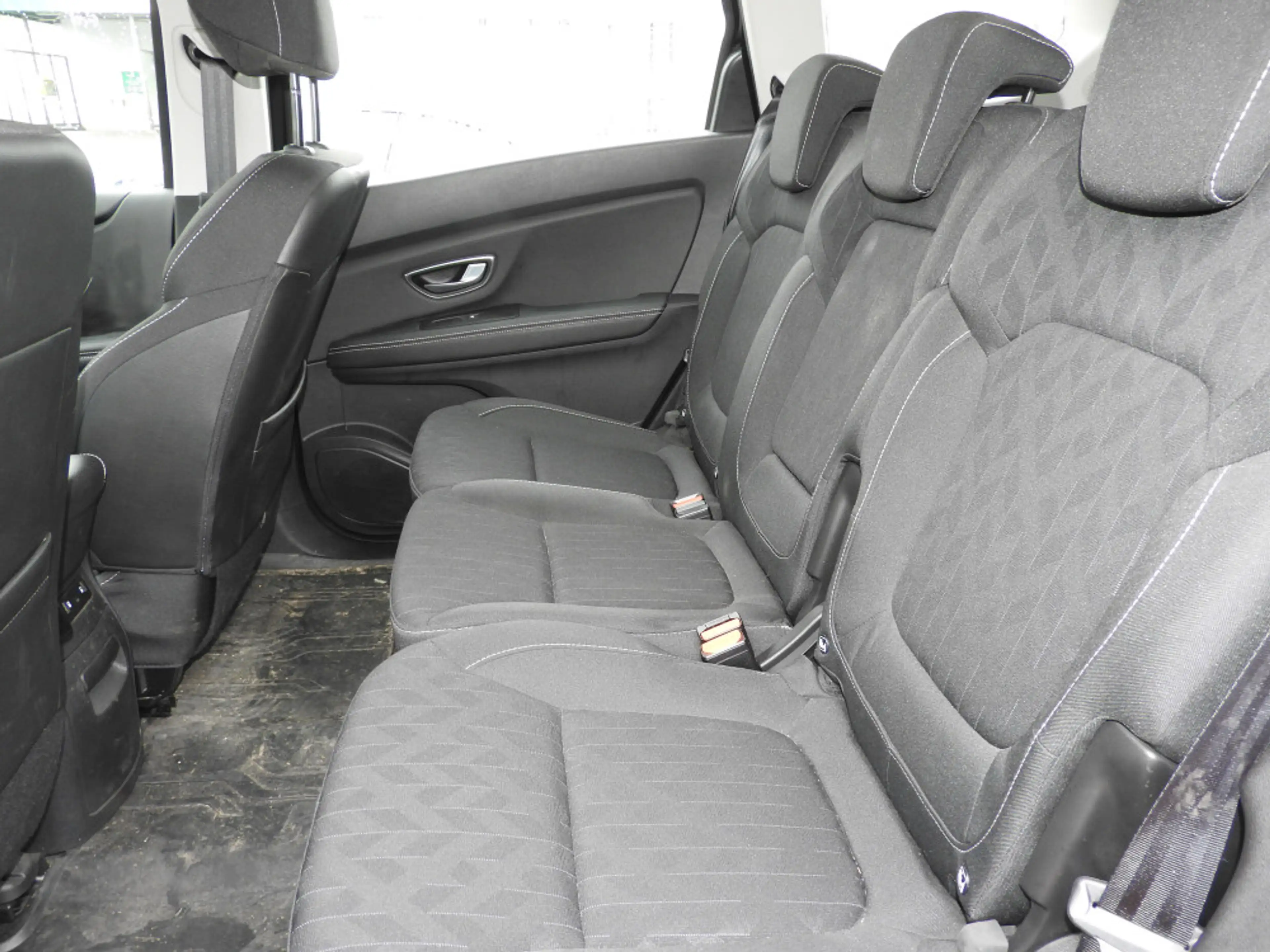 Renault Grand Scenic Grand Scénic Energy TCe 115 Business Edition — photo 15