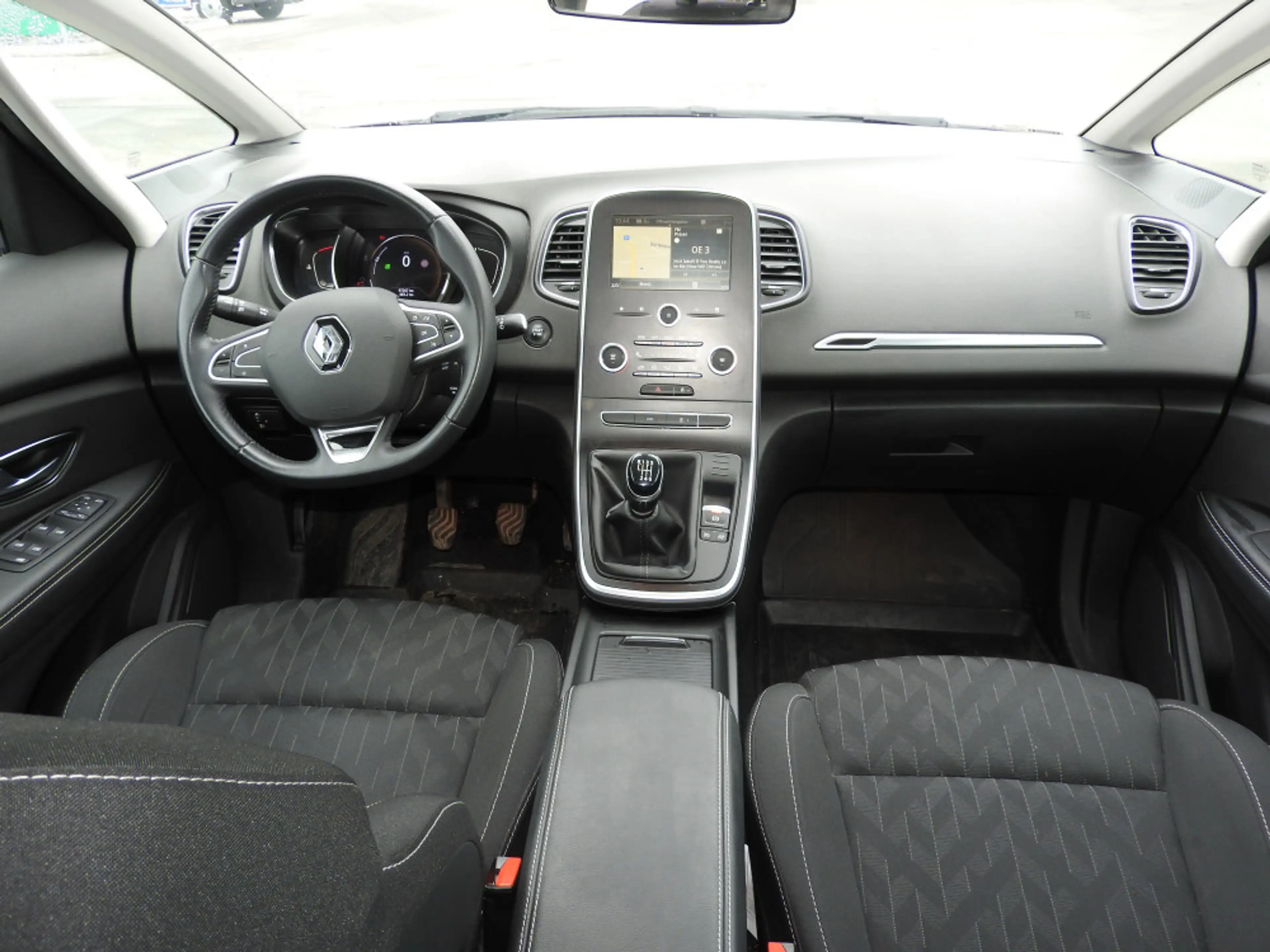 Renault Grand Scenic Grand Scénic Energy TCe 115 Business Edition — photo 9