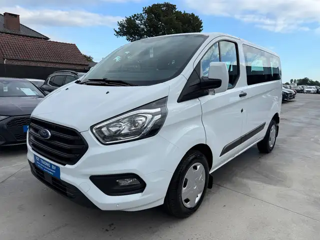 Ford Transit Custom view 9