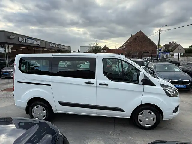 Ford Transit Custom view 4