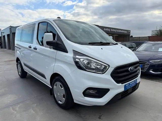 Ford Transit Custom view 3