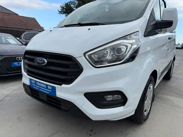 Ford Transit Custom view 10