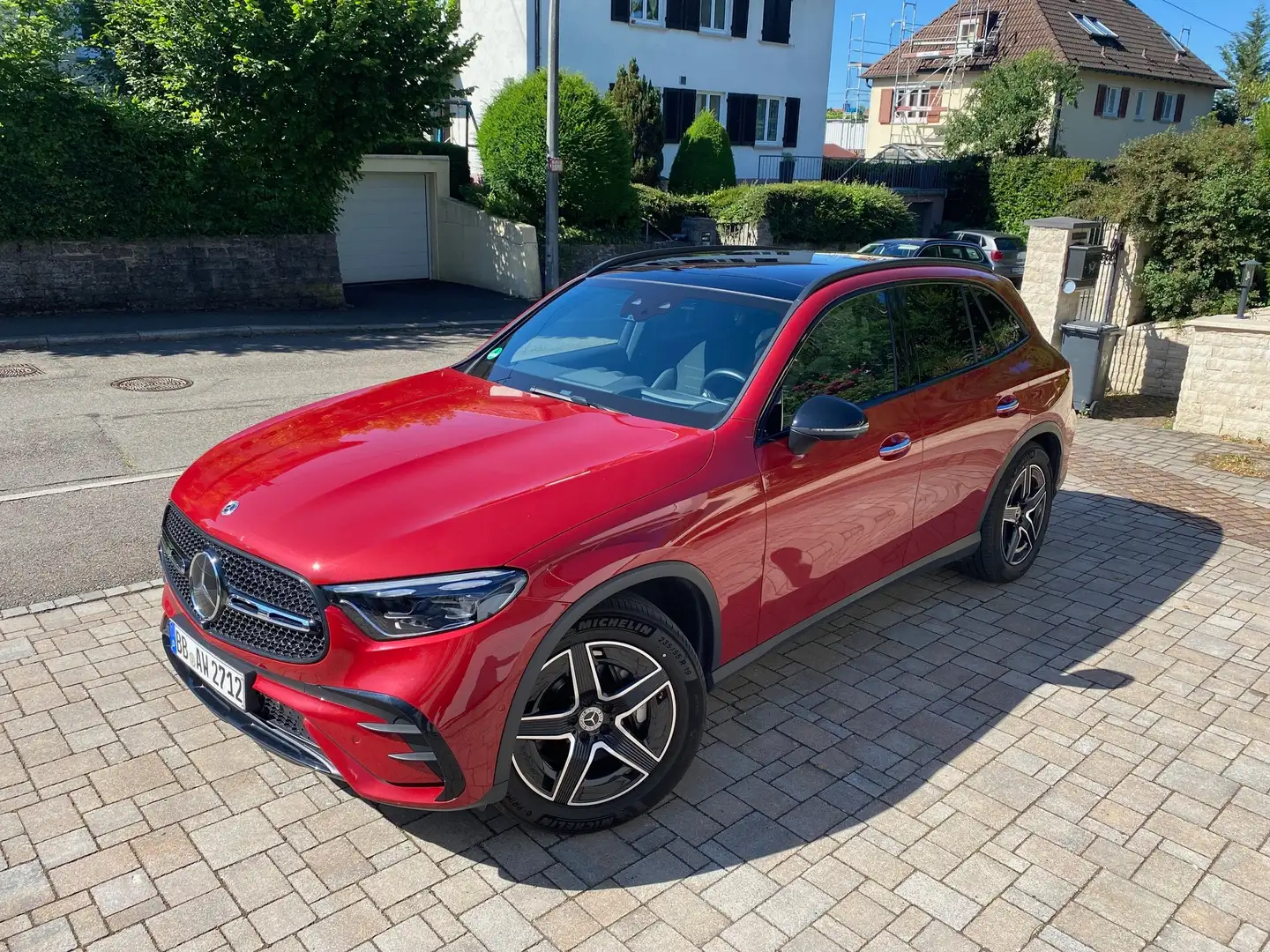 Mercedes-Benz GLC 300 GLC300d, 2JahresGarantie,AMG+Paket, HuD, Pano,AHK Rot - 1