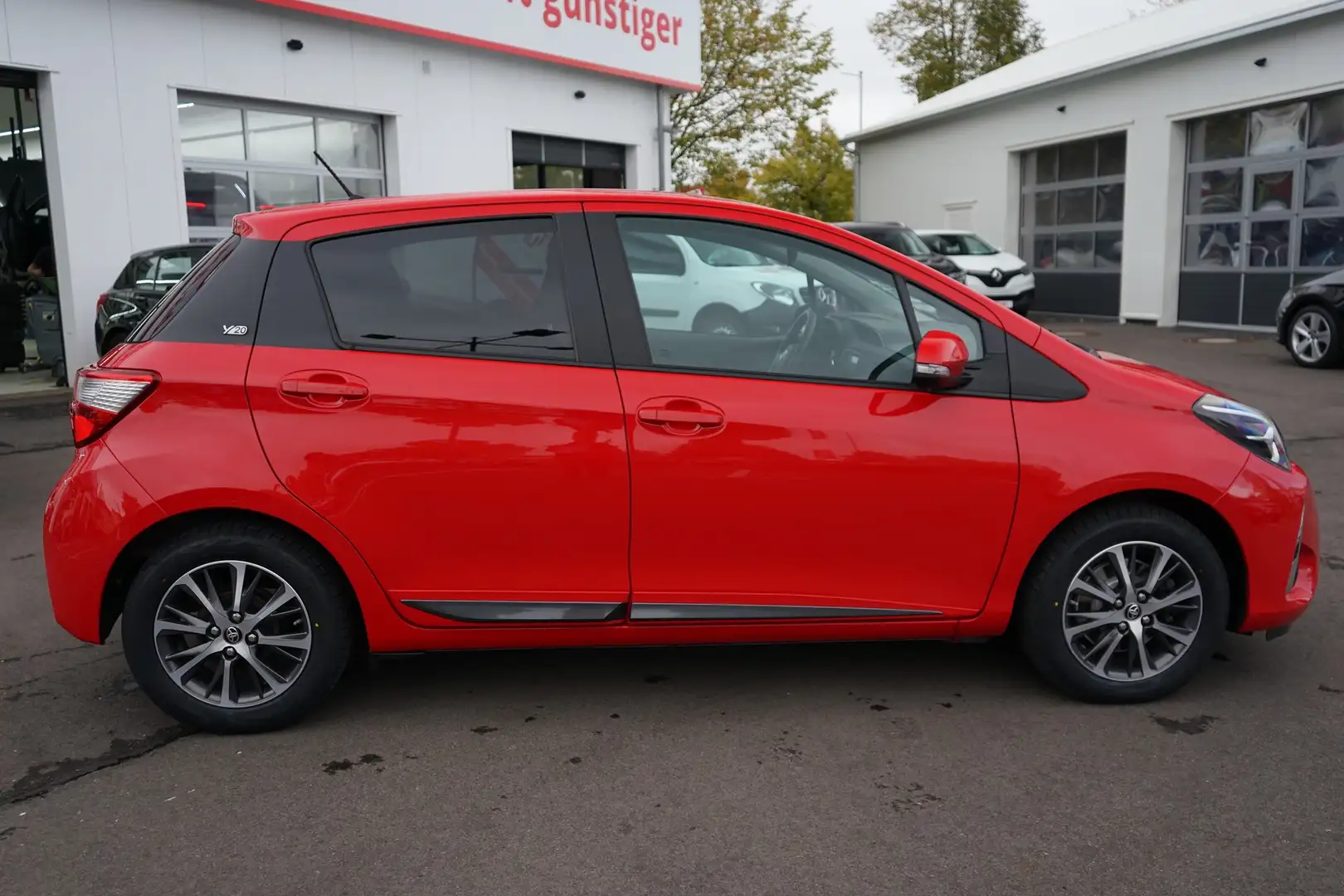 Toyota Yaris 1.5 Y 20 Klima Kamera Bluetooth Rot - 2