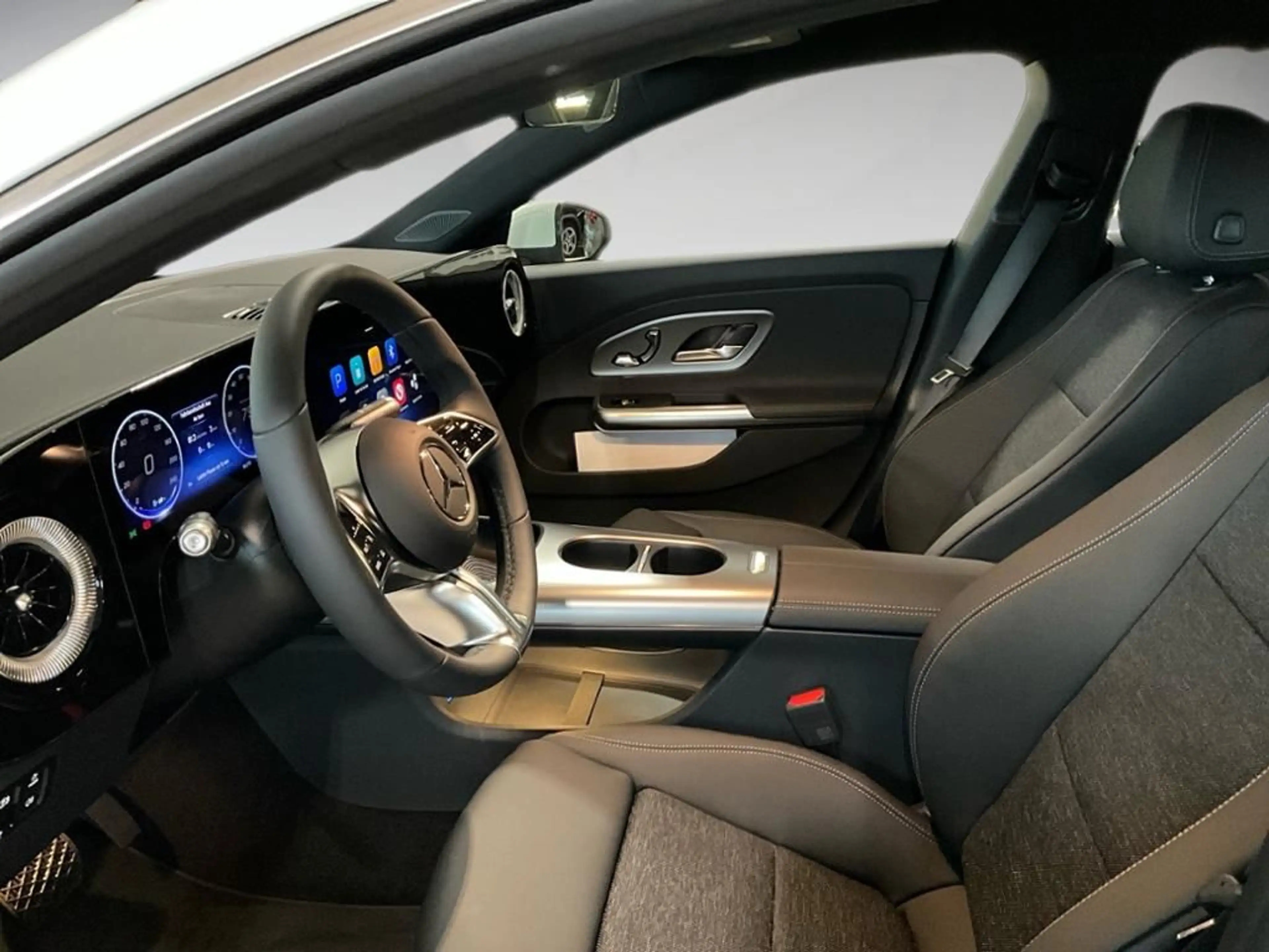 Mercedes-Benz CLA 250 + mit EQ Technologie AHK AUT DynLicht LED — photo 8