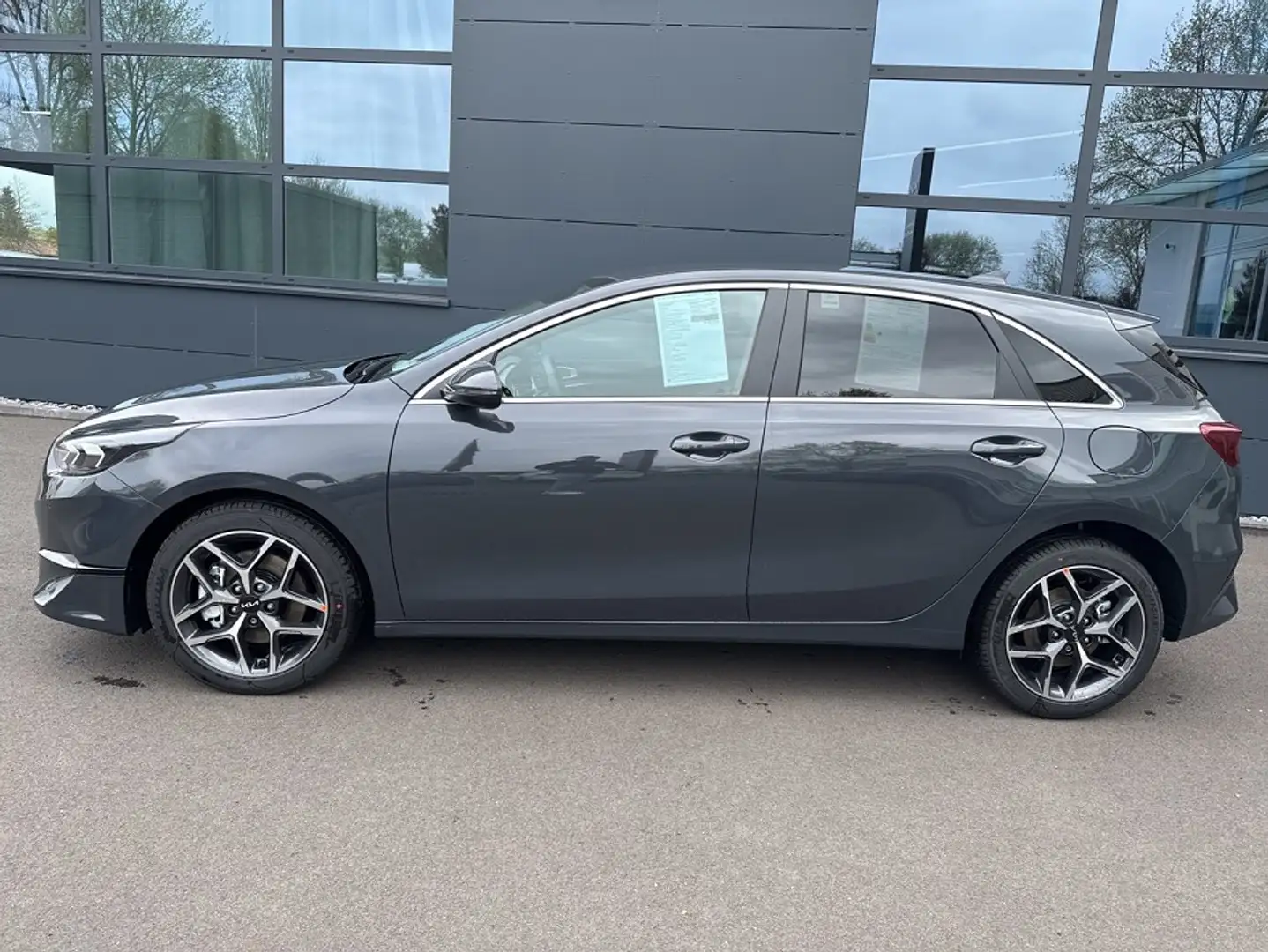 Kia Ceed / cee'd 1.5T 48V DCT 140 ULTIMATE STYLE Grijs - 2