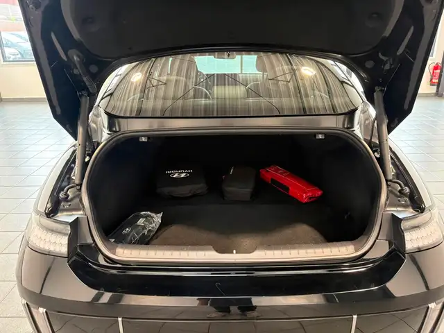 Hyundai Ioniq 6 view 6