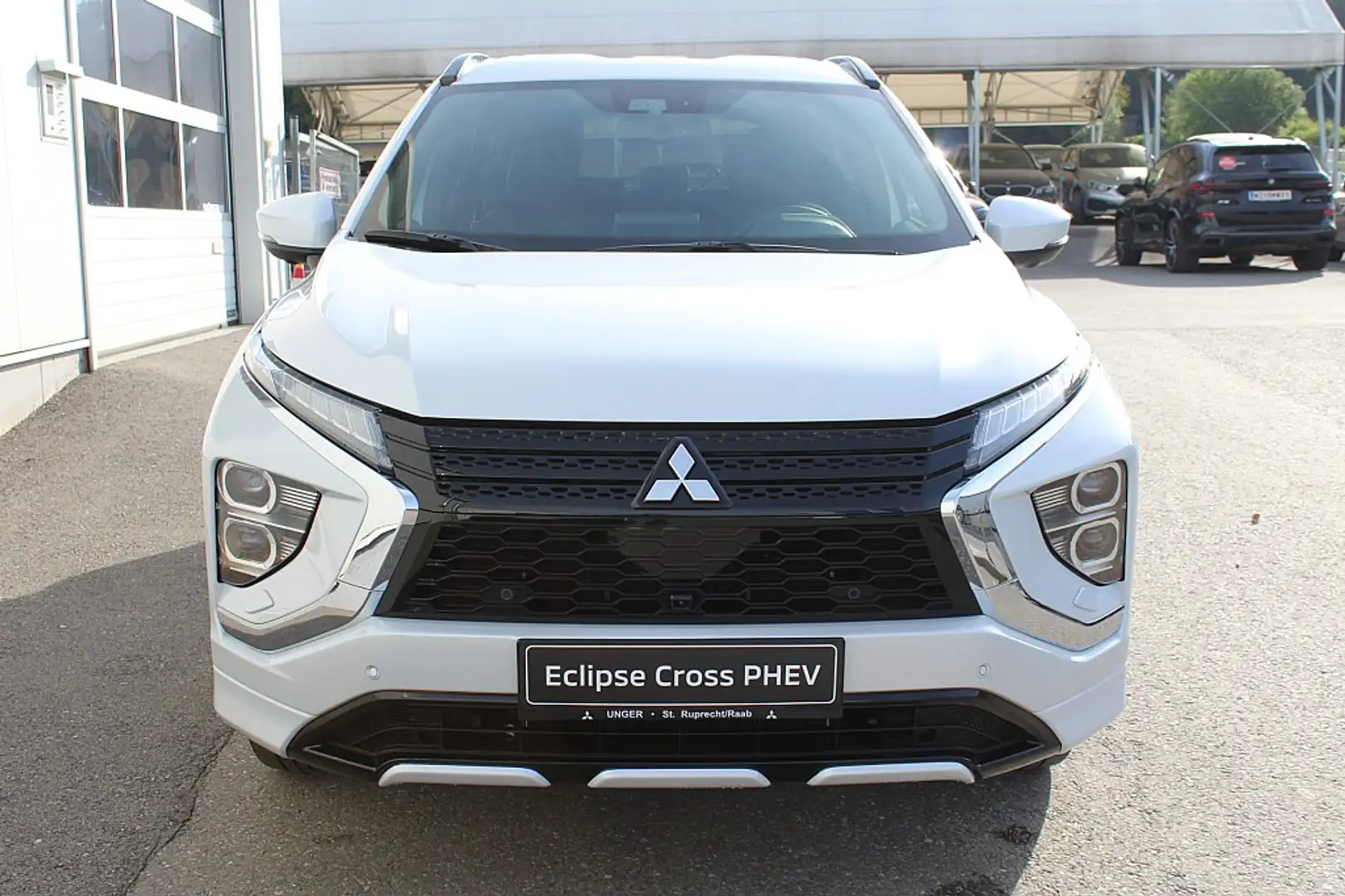 Mitsubishi Eclipse Cross 2,4 PHEV 4WD Diamond CVT Aut. Weiß - 2