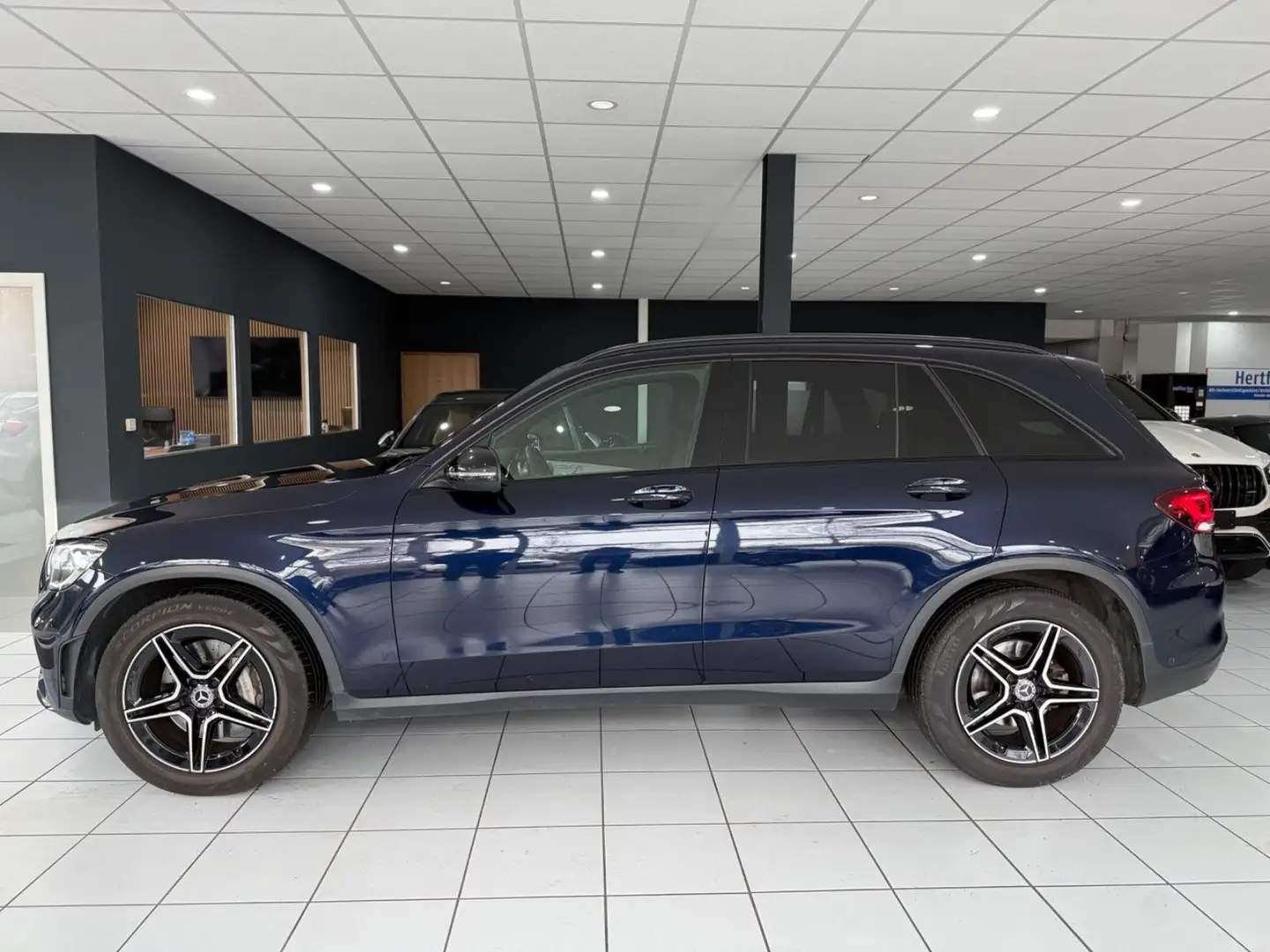 Mercedes-Benz GLC 300 d 4Matic*AMG-LINE*PANO*MEMORY*HEADUP*CAM* Blauw - 2