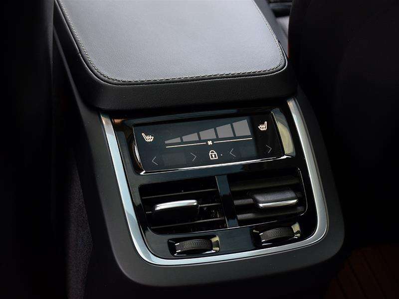 2024 Volvo XC90 B6 AWD Ultimate Bright Theme 7-Seater thumb 20