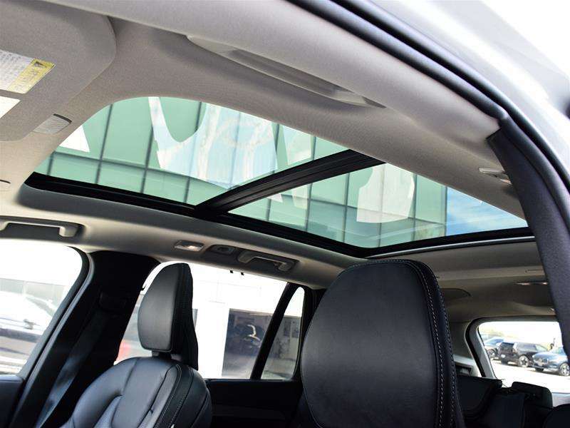 2024 Volvo XC90 B6 AWD Ultimate Bright Theme 7-Seater thumb 12