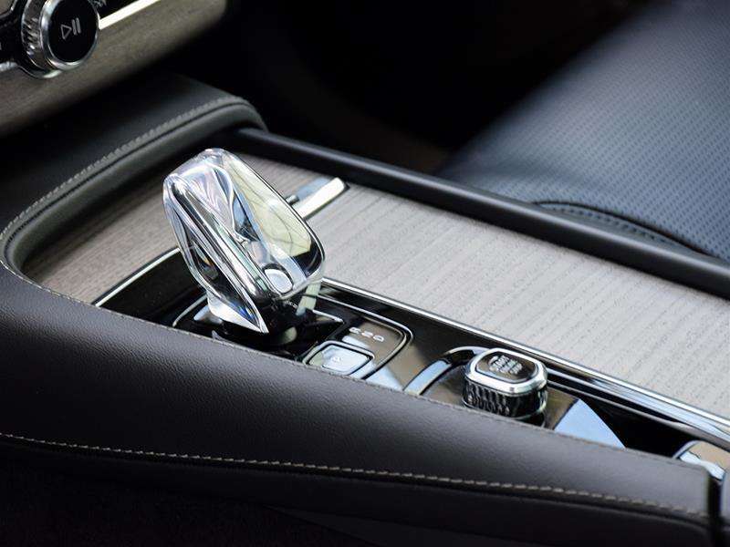 2024 Volvo XC90 B6 AWD Ultimate Bright Theme 7-Seater thumb 16