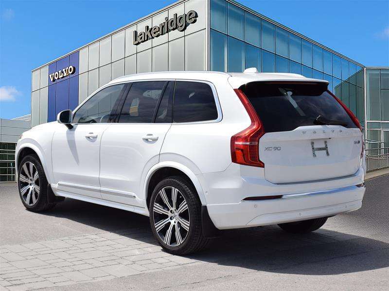 2024 Volvo XC90 B6 AWD Ultimate Bright Theme 7-Seater alt 4