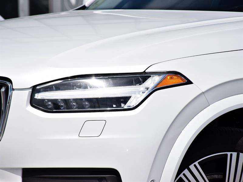 2024 Volvo XC90 B6 AWD Ultimate Bright Theme 7-Seater alt 5