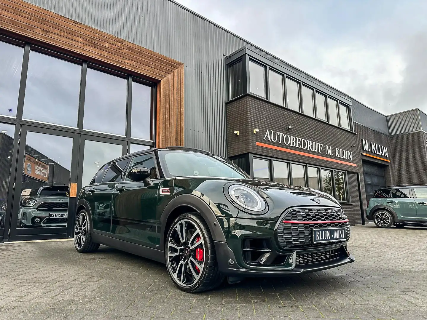 MINI John Cooper Works Clubman Mini 2.0 JCW ALL4 F1 306pk Rebel green/Pano/Hk/19" Vert - 1