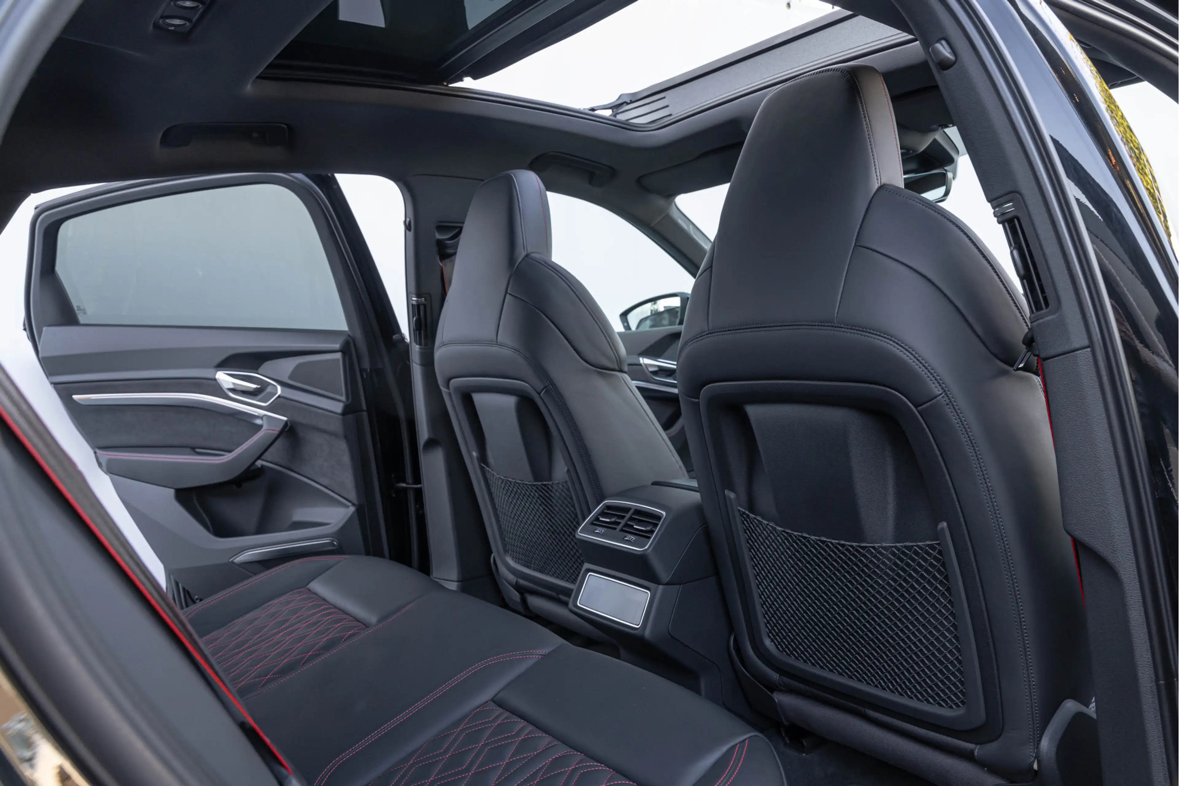 Audi SQ8 e-tron Sportback 504pk Quattro Pano S-stoelen HuD B&O 22' — photo 15