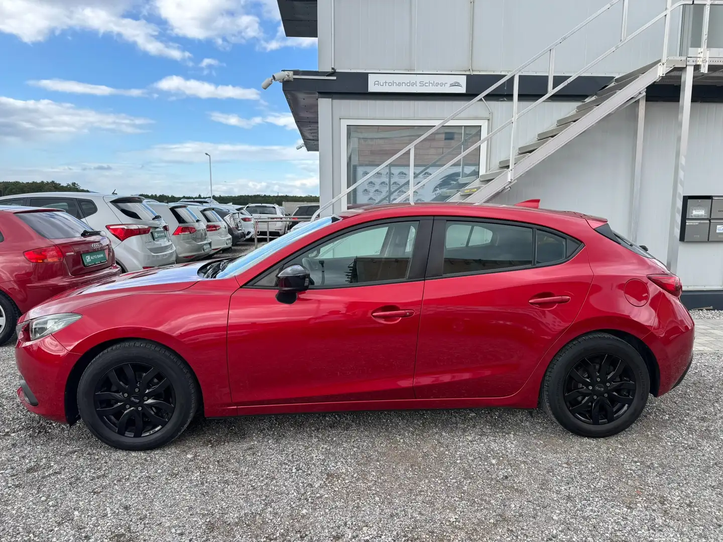 Mazda 3 1.5 Benzin !! 1 BESITZER !! Limousine Rot - 2
