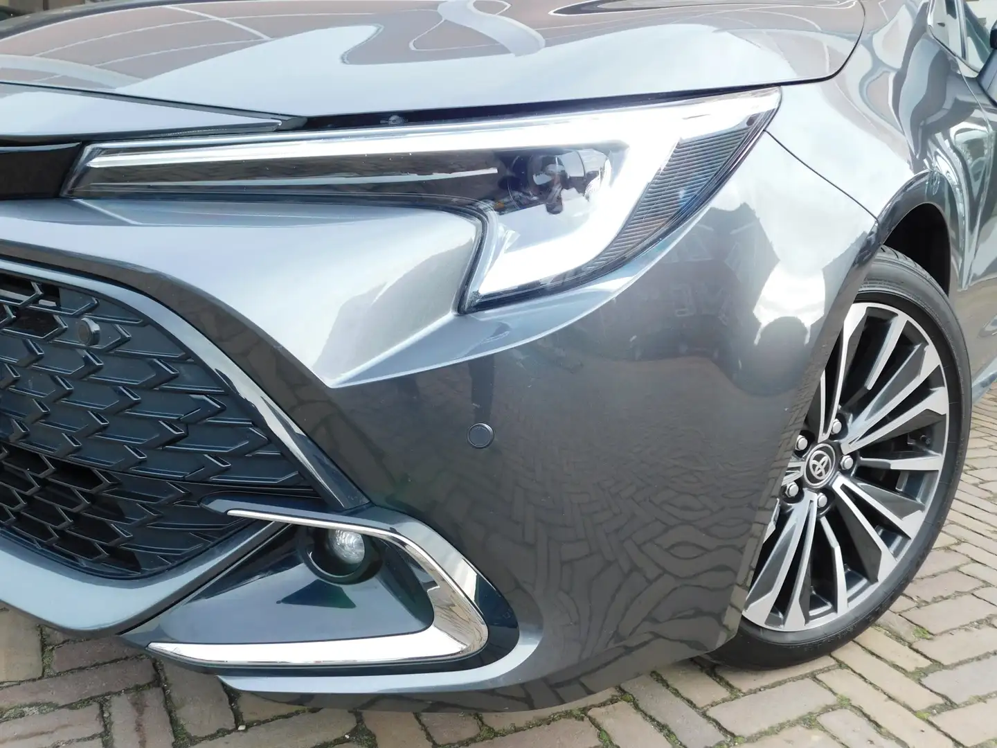 Toyota Corolla Touring Sports Hybrid 140 Dynamic Gris - 2