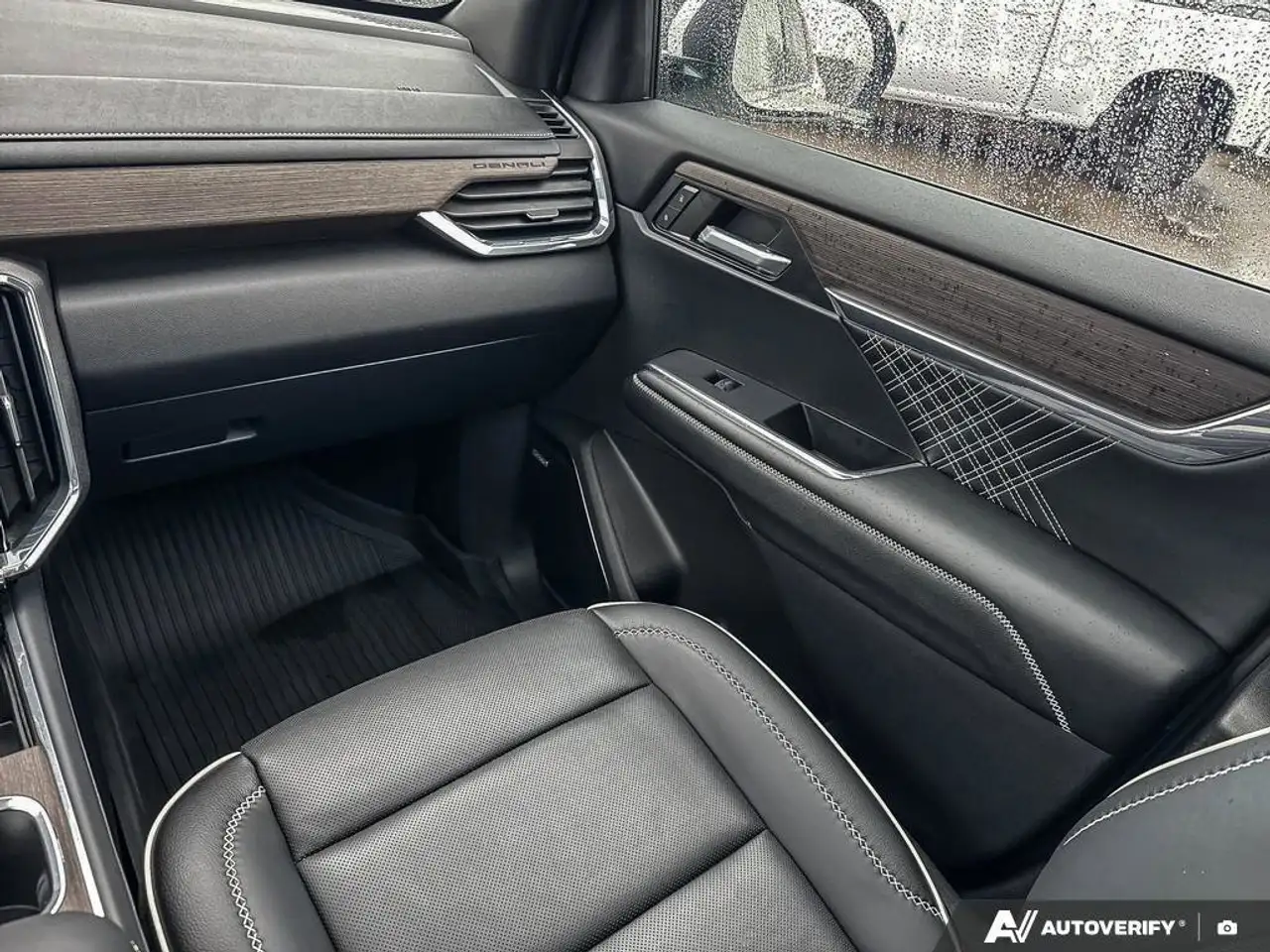 GMC Acadia снимка GMC Acadia