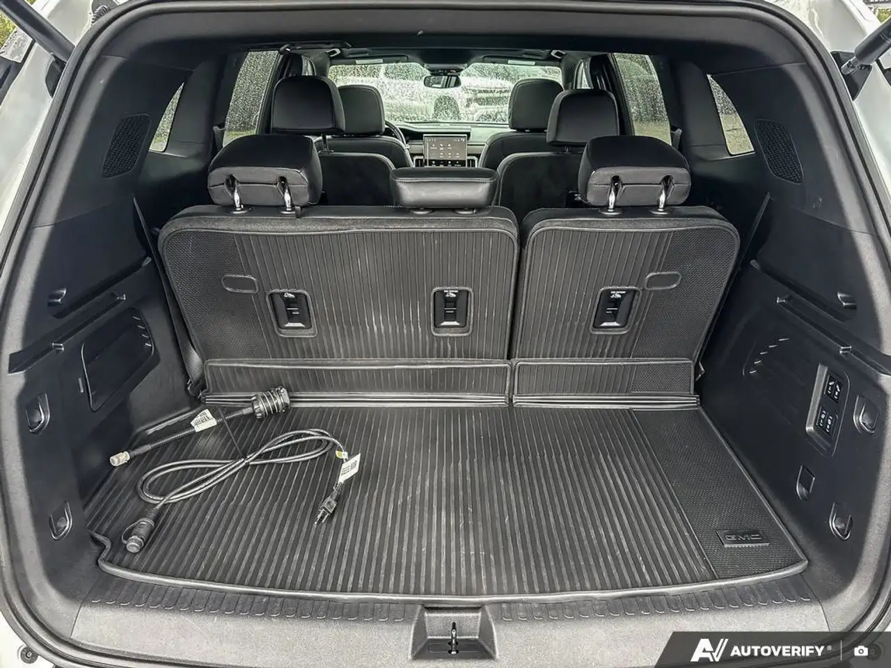 GMC Acadia снимка GMC Acadia