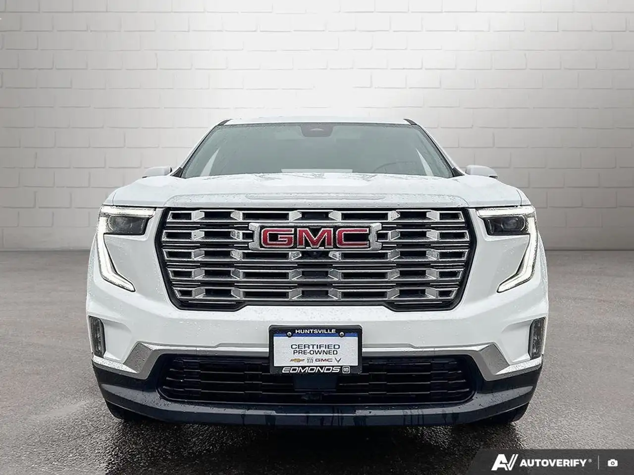 GMC Acadia снимка GMC Acadia