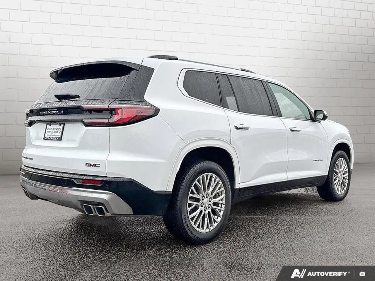 GMC Acadia снимка GMC Acadia