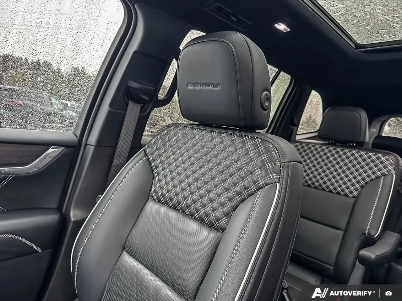 GMC Acadia снимка GMC Acadia