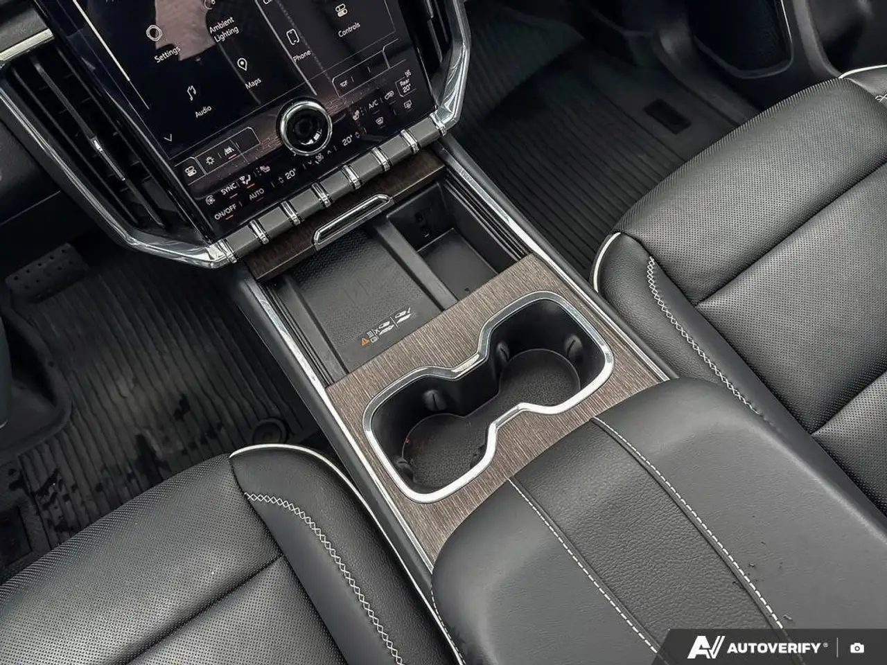 GMC Acadia снимка GMC Acadia