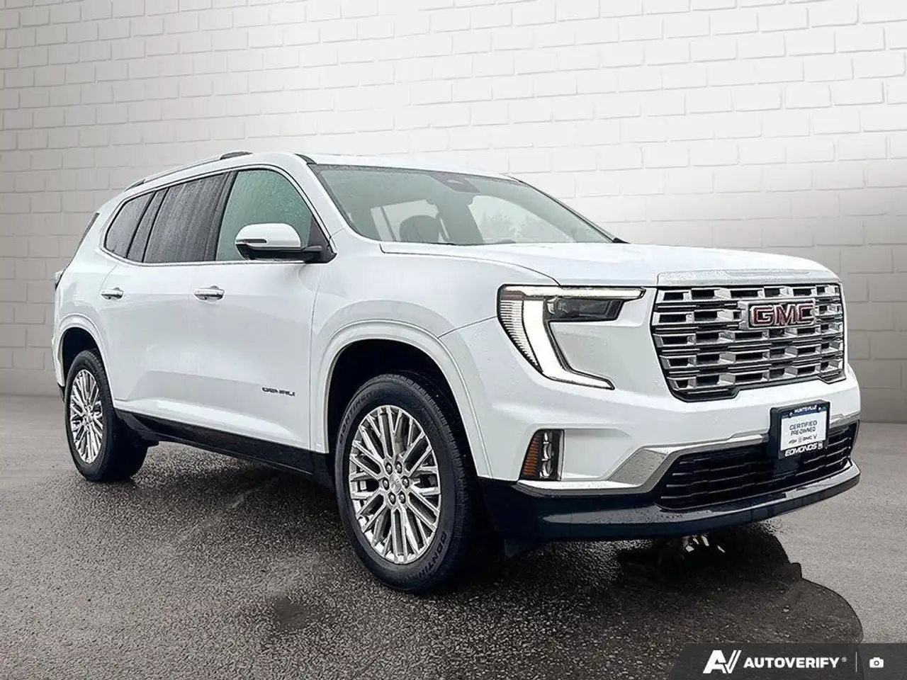 GMC Acadia снимка GMC Acadia