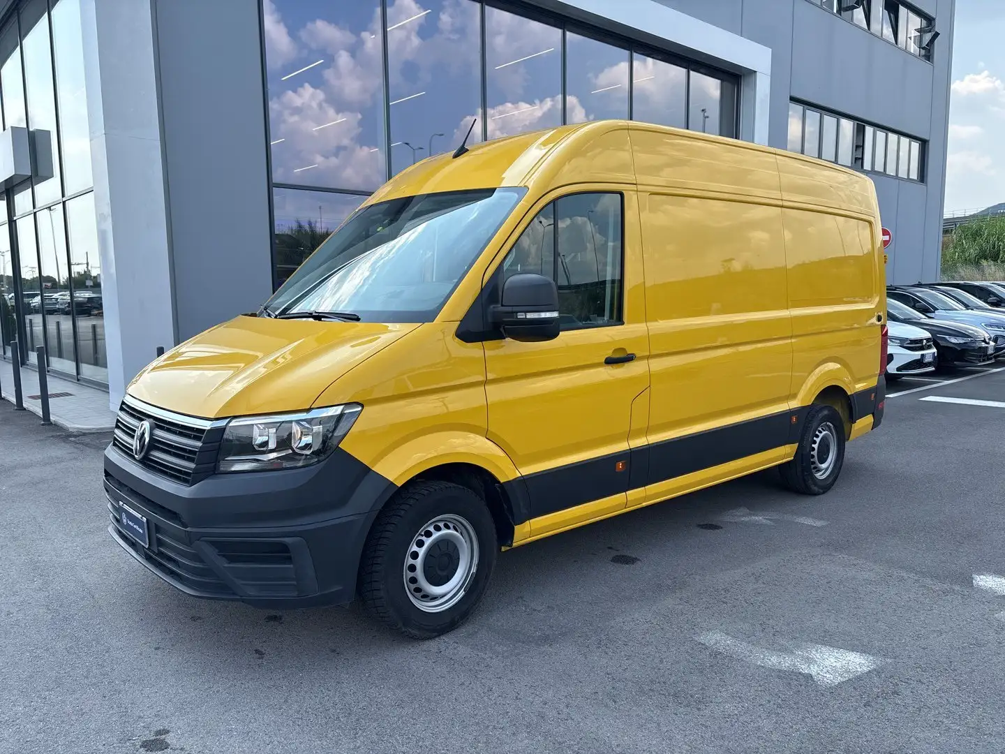 Volkswagen Crafter CREAFTER 30 2.0 TDI 140 CV L3H3 FURGONE Giallo - 1