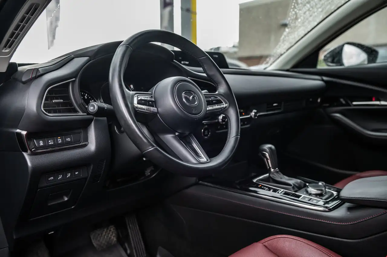 Mazda CX-30 photo Mazda CX-30