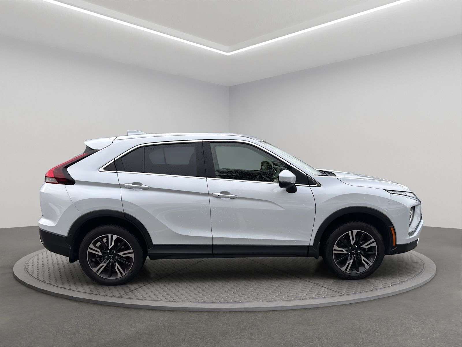 2024 Mitsubishi Eclipse Cross SE — снимка 1