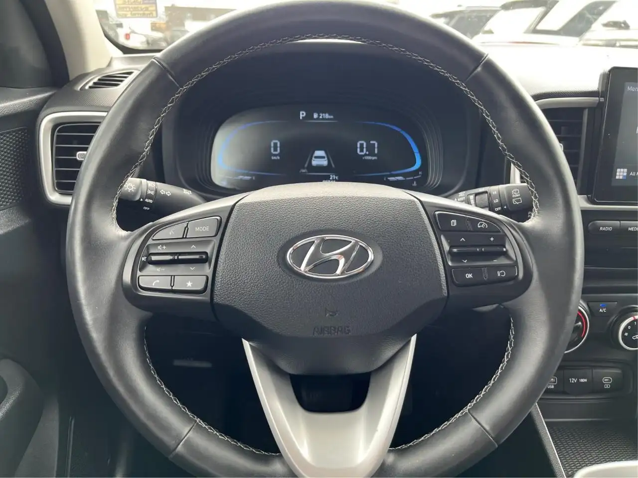 Hyundai Venue снимка Hyundai Venue