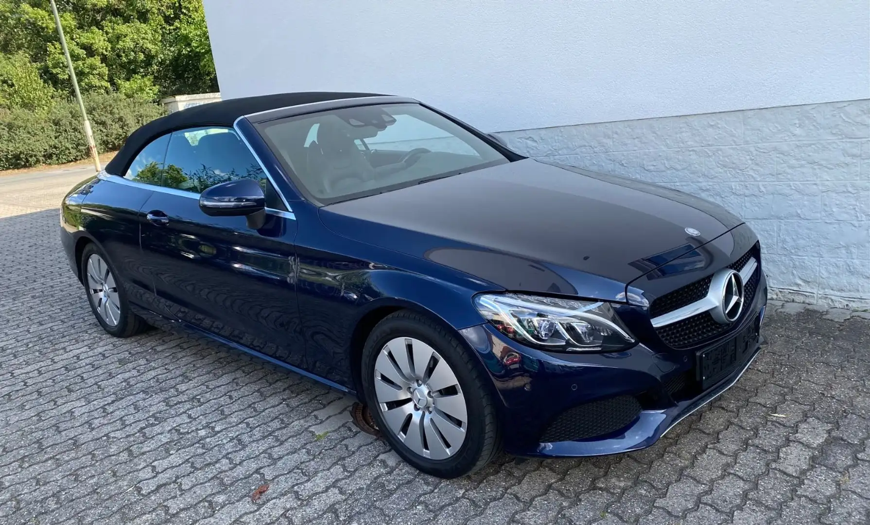 Mercedes-Benz C 220 d Cabrio Leder Navi LED Kamera Head-Up Bleu - 1