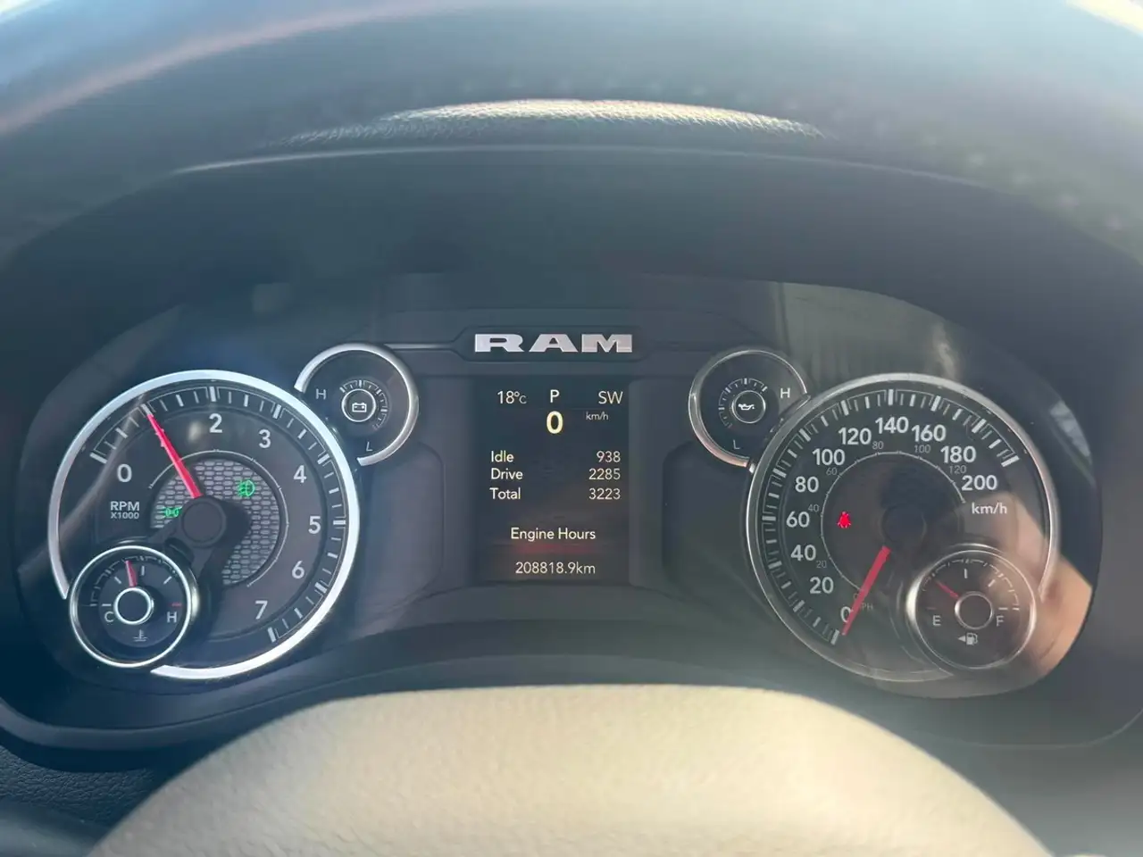 RAM 3500 снимка RAM 3500