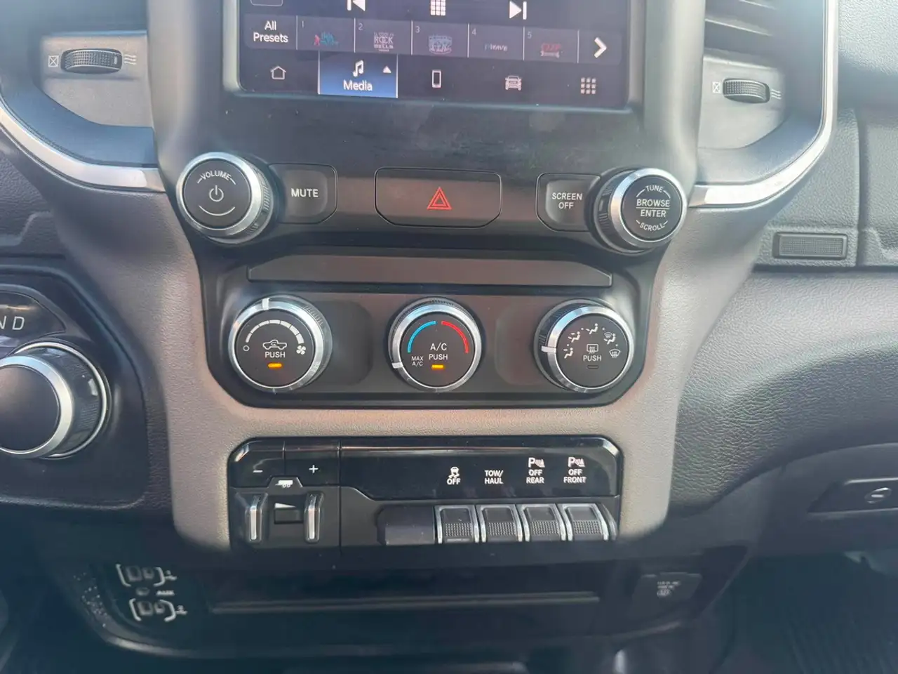 RAM 3500 снимка RAM 3500