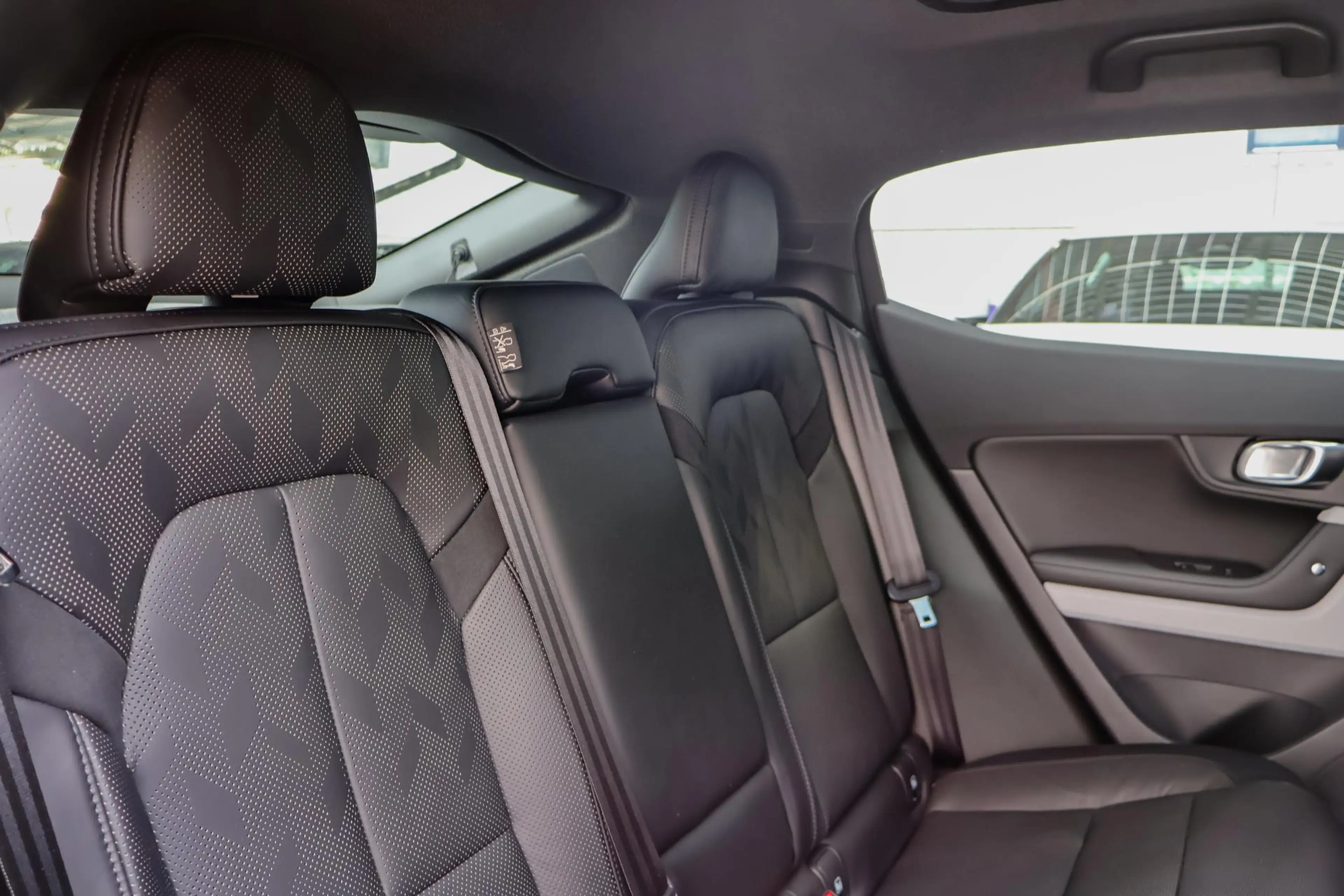 Polestar 2 Long Range Dual Motor Pilot Plus Climate 82 kWh | — photo 8