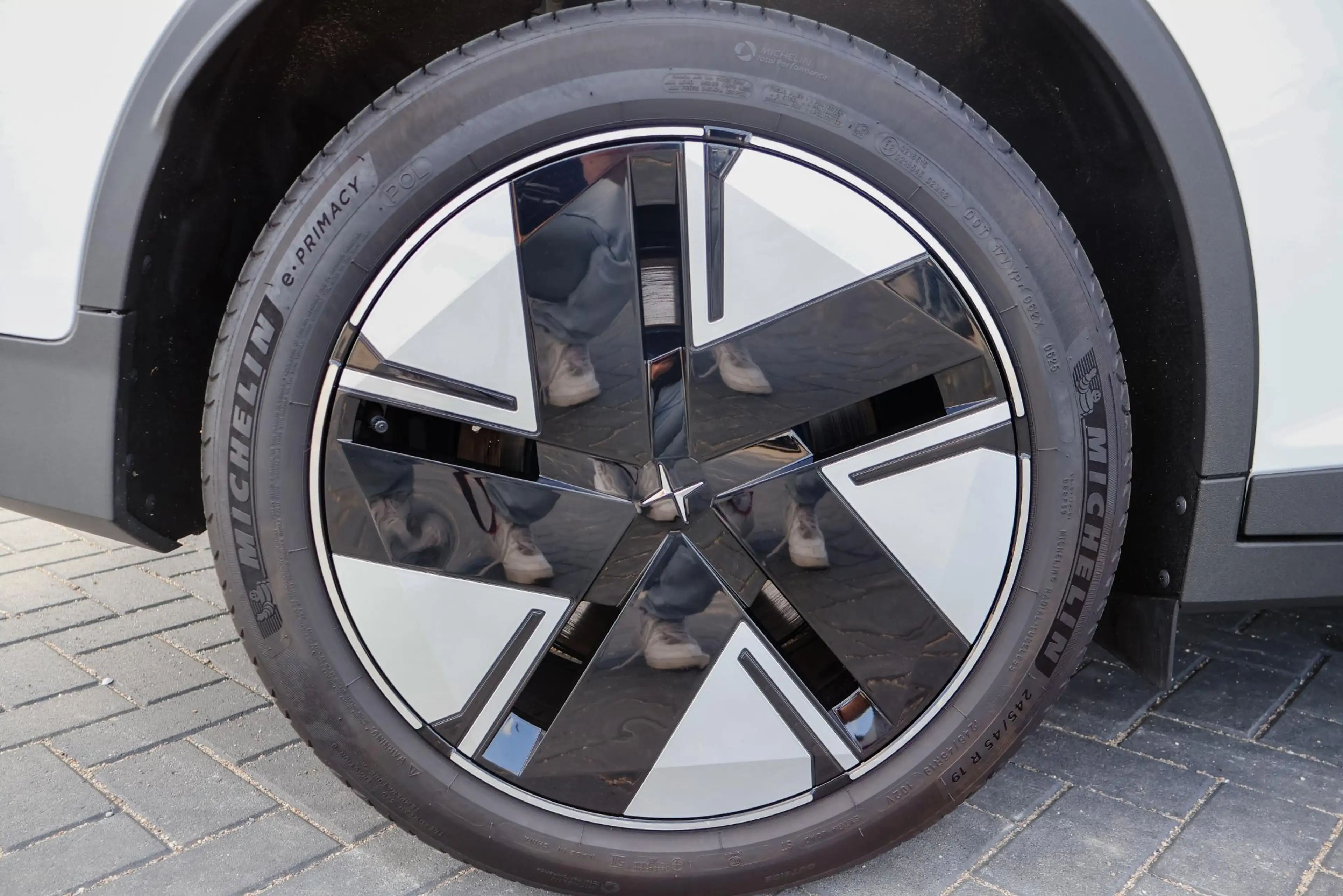 Polestar 2 Long Range Dual Motor Pilot Plus Climate 82 kWh | — photo 11