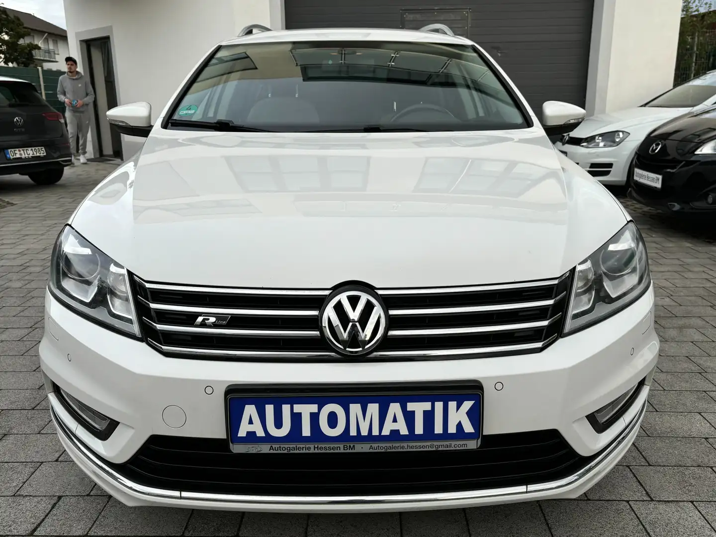 Volkswagen Passat Variant R-Line*Automatik*HU/AU Neu*LED*Bi-Xenon*BT*Temp. Bianco - 1