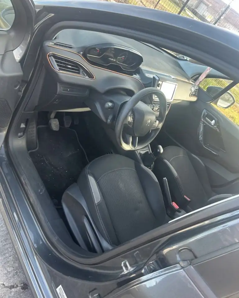 Peugeot 208 208 — photo 4