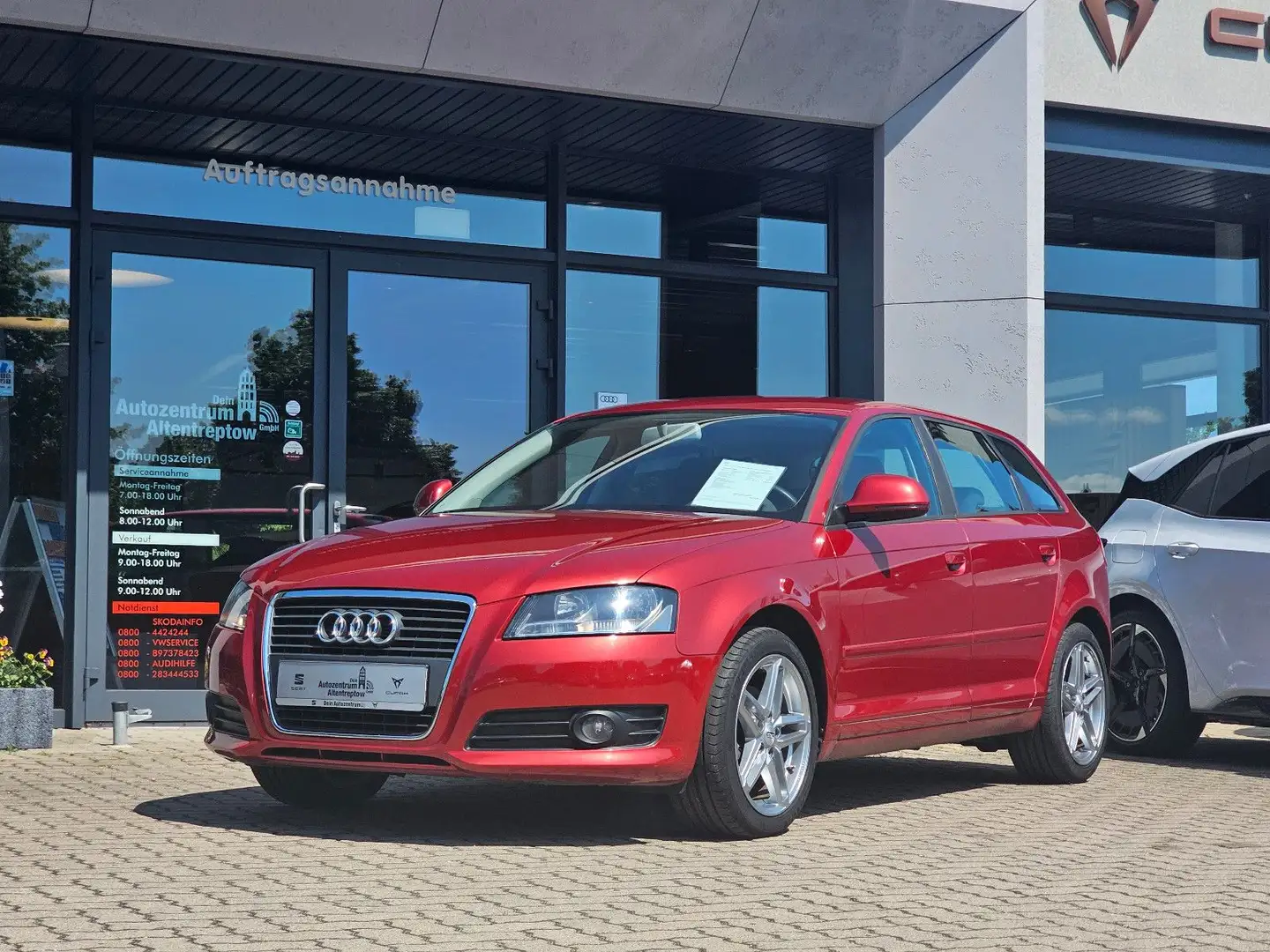Audi A3 1.4 TFSI Attraction Sportback, KLIMA, SHZ Rouge - 1